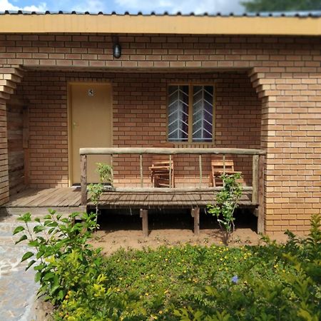 Sunshinevibe Guest House Касане Екстериор снимка