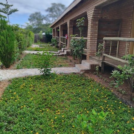 Sunshinevibe Guest House Касане Екстериор снимка