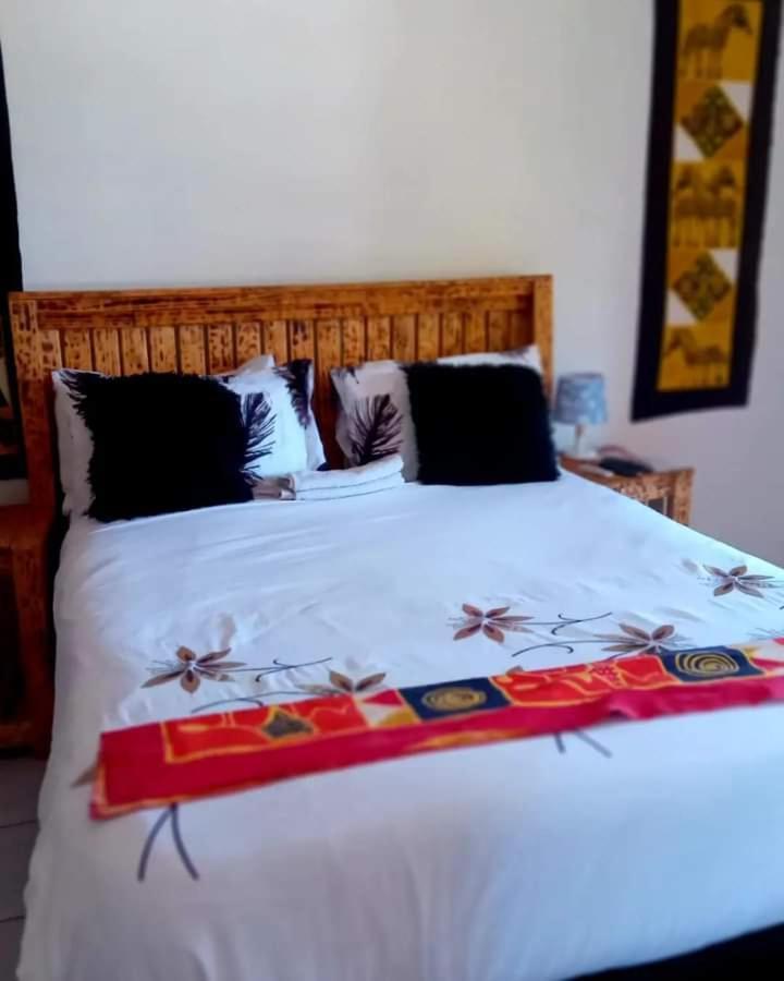 Sunshinevibe Guest House Касане Екстериор снимка