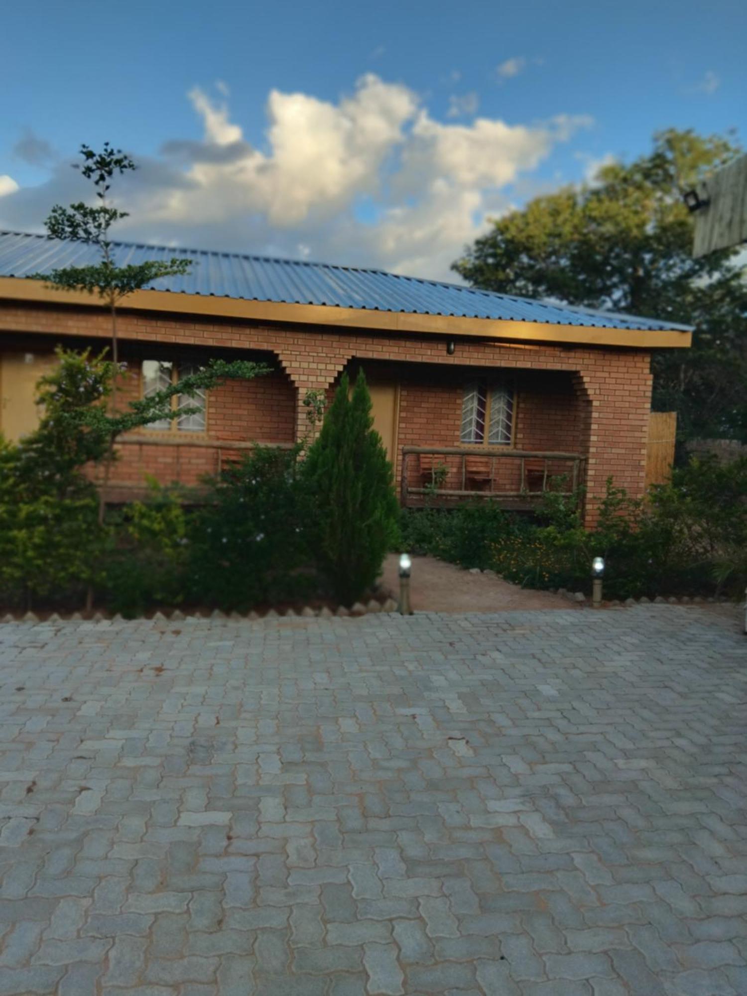 Sunshinevibe Guest House Касане Екстериор снимка