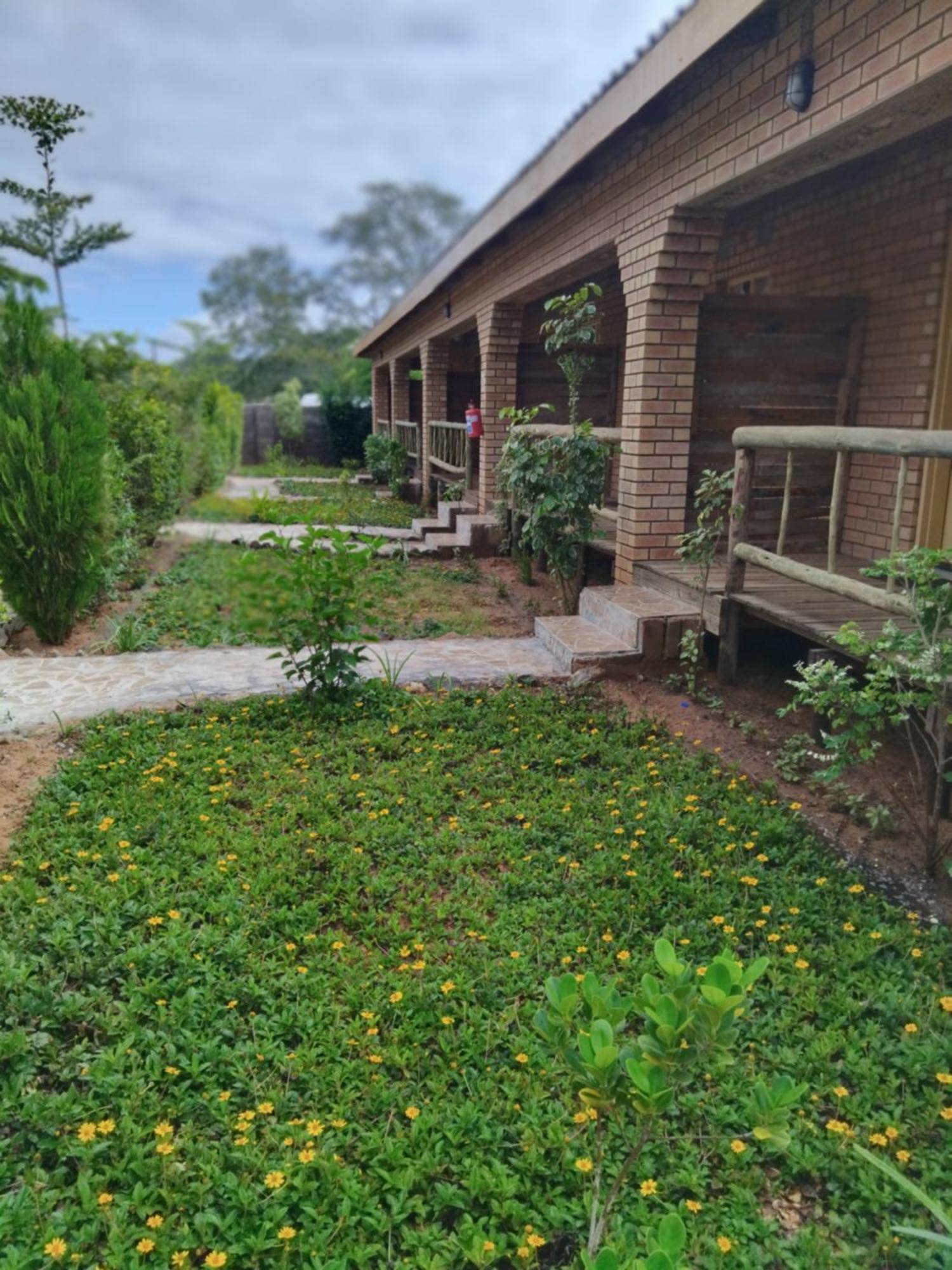 Sunshinevibe Guest House Касане Екстериор снимка