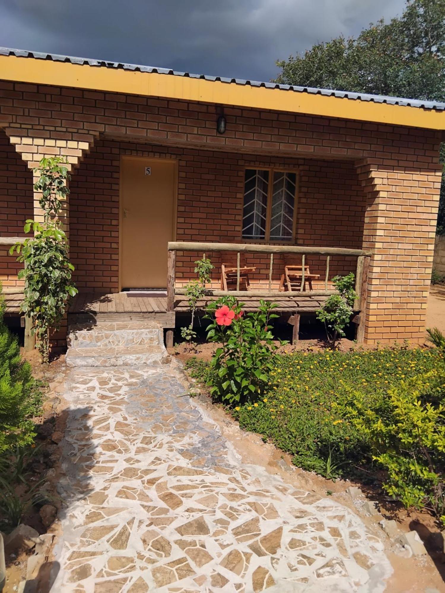Sunshinevibe Guest House Касане Екстериор снимка